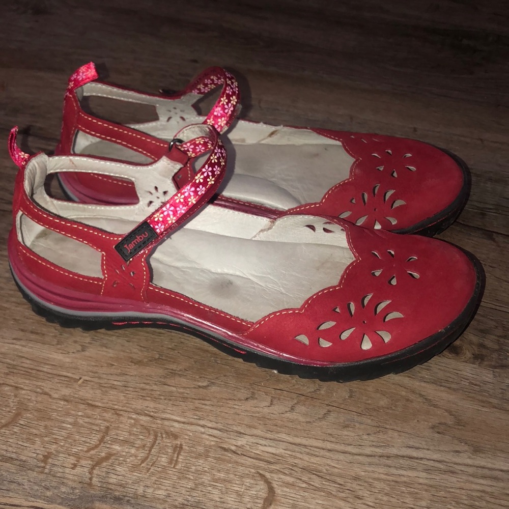 Jambu Red Mary Janes size 9.5M